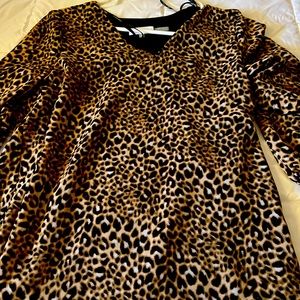 Leopard print. Great material. Worn 1x. Great for slacks